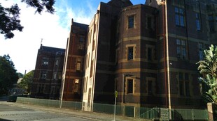 复古风格多层砖砌建筑