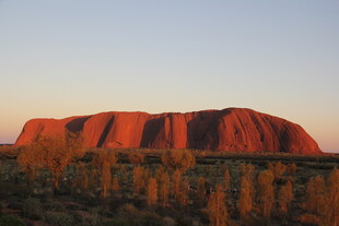 澳大利亚乌鲁鲁巨石景观