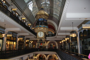 豪华商场内部精致空间景观