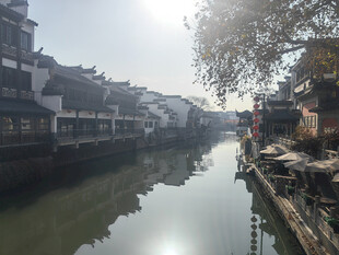 江南水乡河道古朴景致