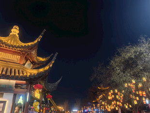 古建夜景尽显璀璨灯火