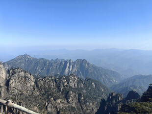 黄山壮丽高山景观