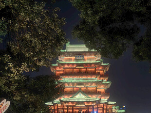 滕王阁夜晚璀璨的中式古建筑