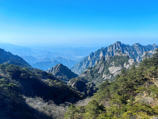 黄山壮丽山景尽显自然之美