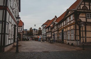  洲风情古朴街道景观