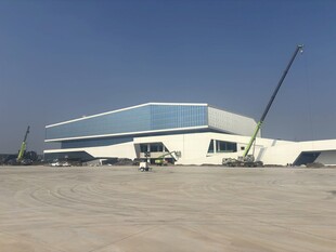 现代化工业建筑外观