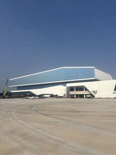 现代风格机场航站楼外观