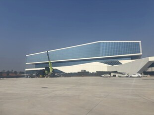 现代风格机场外观建筑