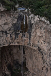 悬崖上的壮观栈道景观