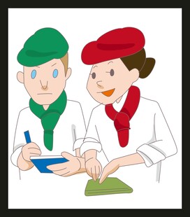 厨师二人专注烹饪瞬间