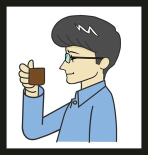 男子手持饮品惬意模样