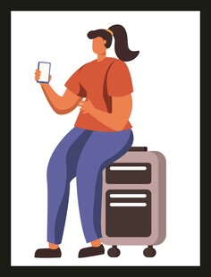 女子坐行李箱上玩手机