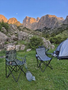 山间露营 惬意户外时光