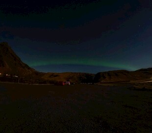 夜空中的神秘极光景观