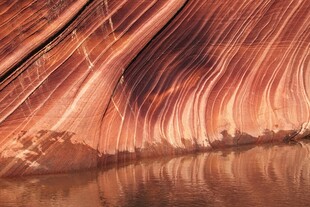 羚羊峡谷的梦幻光影线条