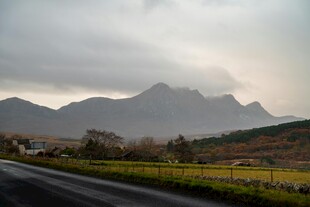 山间公路 自然风光如画
