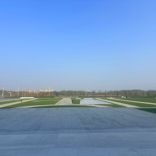 开阔水景与绿地景观