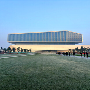 现代悬浮建筑景观