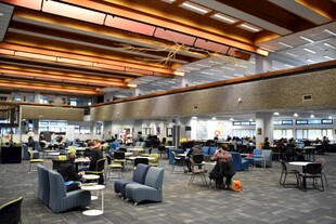 宽敞舒适的休闲交流场所