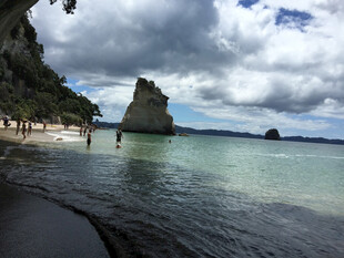 美丽海滨风光 岩石与海水