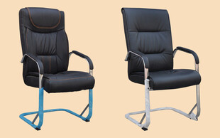 两把现代简约办公椅