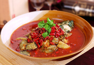 香辣红汤炖鱼块
