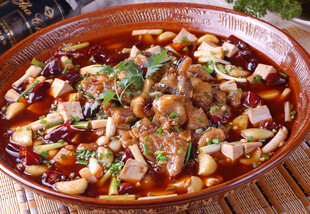 香辣可口的特色水煮肉片