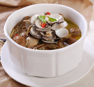 美味蛤蜊菌菇汤