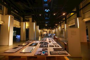 现代风格展厅内的陈列展示