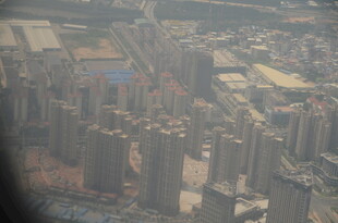 高空俯瞰繁华城市景观