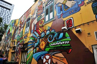 街头彩色涂鸦艺术墙面