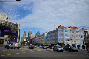 城市街道多彩建筑景象