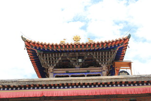 中式古建筑屋顶特写