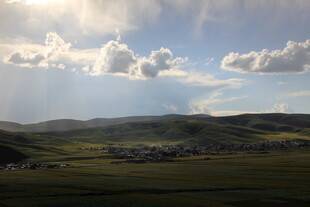 草原风光 蓝天白云下的美景