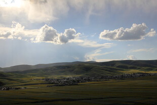 草原风光 蓝天白云下的美景