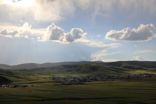 草原风光 蓝天白云下的美景