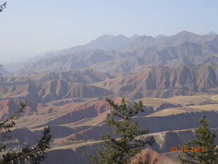 壮丽山景展现自然之美