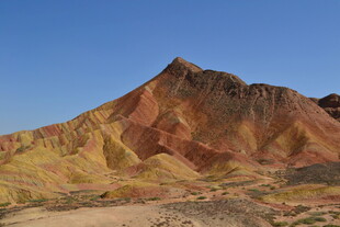 七彩斑斓的壮丽山峦