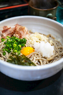 美味日式拉面配溏心蛋