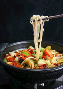 美味老坛酸菜鱼米粉