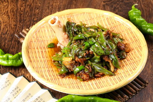 美味擂辣椒筒子骨