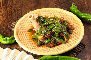 美味擂辣椒筒子骨