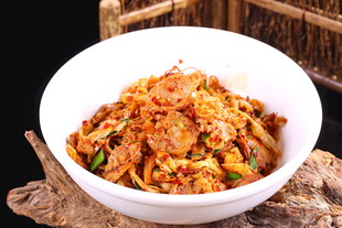 美味白辣椒炒捆鸡