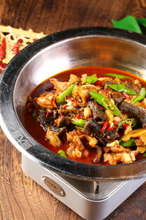 香辣美味泥鳅煮牛蛙