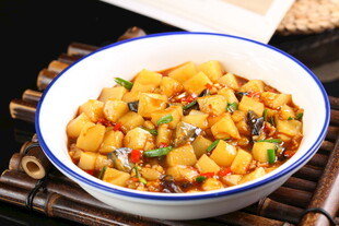 美味米豆腐烧皮蛋