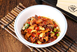 美味香辣排骨肉炒肉