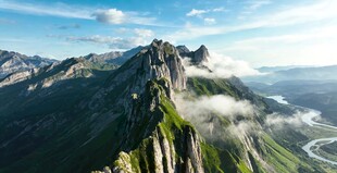 壮丽高山云海景观