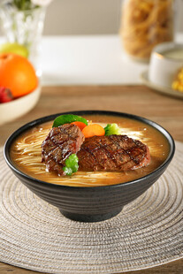 铁板牛排方便面