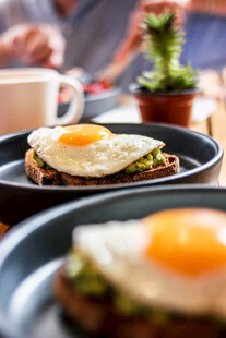 牛油果鸡蛋三明治