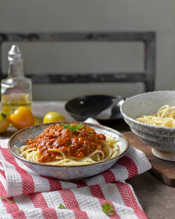 美味意大利肉酱面摆盘